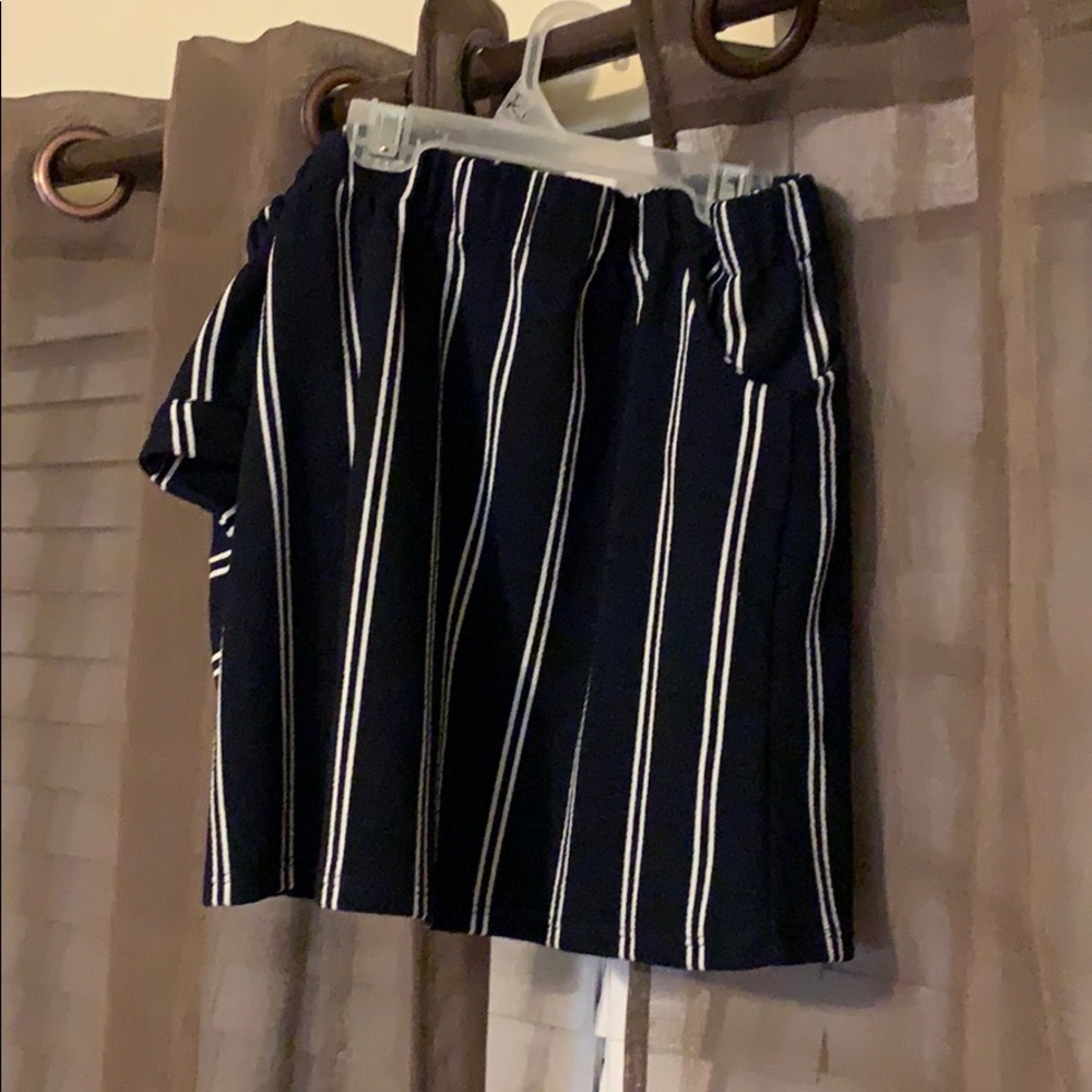 Navy crop top